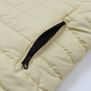 Chaqueta Acolchada Beige para Hombre con Cuello Alto, Cortavientos, Abrigo de Invierno Casual, Corte Regular, Cierre de Cremallera, Color Sólido, Poliéster - Product Image 4