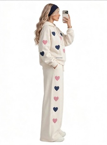 Ensemble de survêtement pour femme OneTen, imprimé cœur crème, à capuche, manches longues, pantalon large, coupe ample - Product Image 4