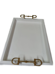 Plateau de rangement en bois avec poignées dorées en forme de fleur, forme irrégulière, finition vernie, design classique, utilisation sur table - Product Image 2