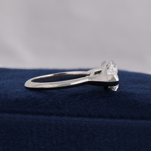 Bague de fiançailles en diamant de laboratoire Marquise East West de 2 carats, sertissage à tension, or 14 carats, certifiée IGI, plaqué or de luxe - Product Image 2