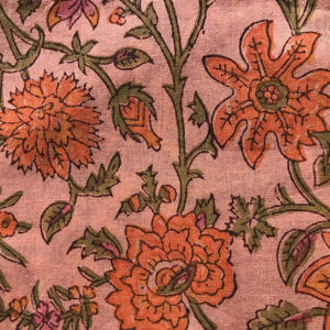 Tela de Algodón Estampada a Mano con Diseño Floral Naranja sobre Base Rosa |   Estampado floral tradicional indio - Product Image 1