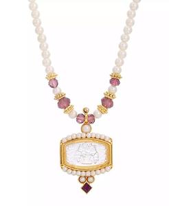 Collana in pietra intagliata con perle finte color oro e vetro inciso |   2028 - Product Image 1