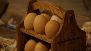 ถาดใส่ไข่ไม้มะม่วงทำมือ ที่วางไข่ไม้สไตล์เรียบง่ายสำหรับจัดเก็บในครัวและตกแต่งเคาน์เตอร์สไตล์ฟาร์มเฮาส์ - Product Image 6