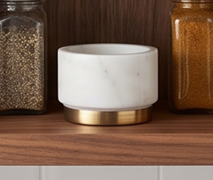 Bol à sucre et à sel rond en marbre avec finition dorée luxueuse, parfait pour une maison et des ustensiles de cuisine élégants - Product Image 2