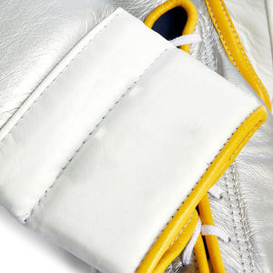 Guantes de Boxeo Plateados de Alto Rendimiento, Guantes de Entrenamiento con Cordones de Primera Calidad, Guantes de Boxeo Plateados Metálicos para Entrenamiento y Sparring - Product Image 3