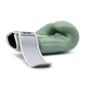Gants de boxe de qualité supérieure pour jumeaux, en cuir véritable, couleur verte, logo personnalisé, antidérapants, à lacets, pour entraînement et sparring MMA Muay Thai - Product Image 5