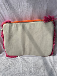Pochette tribale perlée artisanale avec franges roses et accents de coquillages cauris, sac à main textilène bohème pour femme - Product Image 5