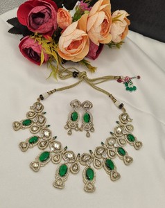 Fashion Antique Gold Plated Green Oval Gemstone Pave Kundan Glass Stones <b>Statement</b> <b>Necklace</b> Designer Partywear Jewelry Wholesale - Product Image 1
