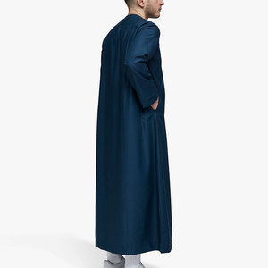 Vêtements islamiques pour hommes : Thobe musulman arabe, Jubba en gros pour hommes, Vêtements islamiques pour hommes, Thobe Jubba, thobe / thawb - Product Image 2