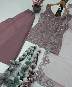 Ensemble Salwar Kameez en crêpe de soie brodé rose avec dupatta en dentelle, tenue ethnique pour femmes pour mariage ou fête - Product Image 4