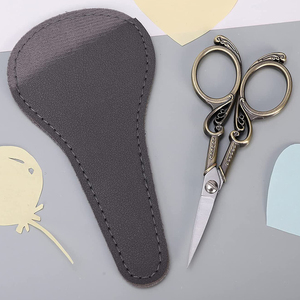 กรรไกรปักผ้าอเนกประสงค์มือซ้ายสำหรับมืออาชีพ ทำจากสแตนเลส ขอบเรียบ ดีไซน์สวยงาม สำหรับใช้ในครัวเรือน - Product Image 4