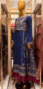 Pishwas brodé en viscose, robe bleue brodée ornée de volants en satin - Pantalon Anarkali en tissu identique au Pishwas - Product Image 3