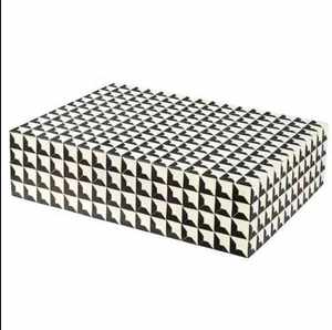 Exquisita Caja con Incrustaciones de Hueso con Diseño Chevron, Perfecta para Decoración de Mesa - Product Image 4