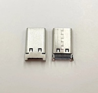 24-PIN USB Typ-C Stecker USB 3.1 5A Nennstrom PCB Vertikaler Mittelmontage-SMT-Anschluss LCP-Gehäuse RoHS-konform 10000 Zykluslebensdauer 100V