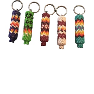 Perles de rocaille vibrantes pour l'artisanat sur le thème des vacances Porte-clés perlés colorés avec graine Porte-clés uniques personnalisés en perles pour cadeaux - Product Image 6