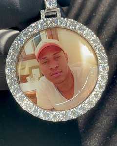 Pendentif personnalisé en moissanite taille brillant, en argent sterling 925 plaqué rhodium, avec breloque photo, style hip-hop, luxe, commémoratif - Product Image 5