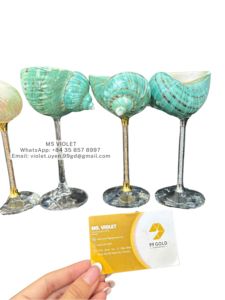 Juego de 2 Copas de Cóctel Personalizadas con Nombre y Diseño de Concha Marina, Copas de Boda en la Playa Hechas a Mano, Duraderas, Estilo Costero, Regalo - Product Image 3
