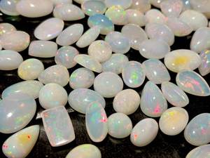 Opale de feu Welo d'Éthiopie blanche naturelle, cabochon ovale, pierre précieuse en vrac, prix de gros, approvisionnement en vrac, pierres de feu, taille 3-5 carats - Product Image 1