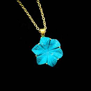 Pendentif Fleur Turquoise Bleue AAA Sculpté à la Main, Collier Fleur en Cristal pour Femme, Pendentif en Pierre Précieuse, Fabrication Artisanale de Bijoux - Product Image 5