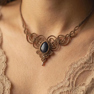 Collier ras du cou en macramé fait main avec cabochon ovale en pierre d'or bleue, cordon ciré, bijou statement bohème pour femme - Product Image 2