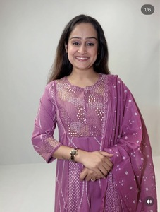 Conjunto de Kurta Elegante Largo para Mujer, Color Morado, 100% Algodón Orgánico, Bordado, con Pantalones y Dupatta, para Uso Diario en Todas las Temporadas - Product Image 5
