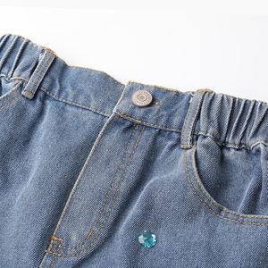 Shorts en jean scintillants avec strass, vêtements d'été tendance, shorts en denim à taille haute personnalisés avec strass pour femmes - Product Image 5