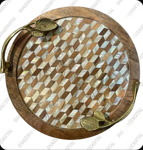 Plateau décoratif en bois à motif géométrique avec incrustation de coquillages, plateau de service multifonctionnel avec poignée en laiton, assiette de présentation moderne pour la maison - Product Image 1
