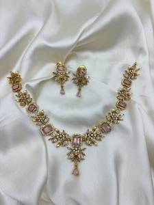 Nuevo Conjunto de Collar y Pendientes con Diseño de Flor, Chapado en Oro, con Cristales y Diamantes de Imitación, Joyería de Boda, Estilo Clásico para Mujer - Product Image 1