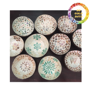 Cuenco de Coco con Incrustaciones Florales al por Mayor para Decoración de Restaurantes, Estilo Spa y Regalos Artesanales - Product Image 3