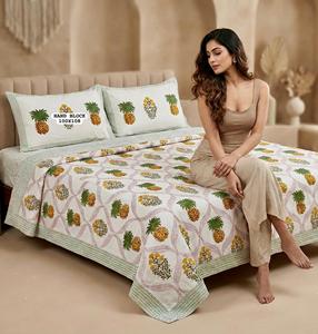 Draps de lit king size en pur coton, fabriqués en Inde, avec 2 taies d'oreiller réversibles à fermeture éclair, pour chambre à coucher, disponibles à la vente. - Product Image 1