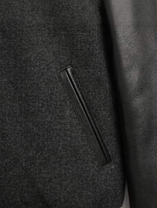 เสื้อแจ็กเก็ตขนสัตว์สีดำผสมกับแขนเสื้อหนัง - Product Image 5