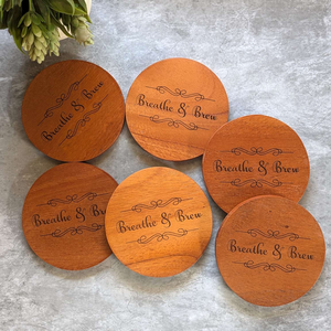 Ensemble de sous-verres en bois écologique faits à la main pour la protection des boissons et une utilisation quotidienne à la table - Product Image 5