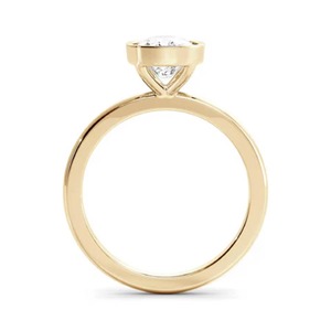 Bague de fiançailles en or jaune massif 14 carats avec diamant de laboratoire taille coussin de 2,50 carats certifié IGI, sertie clos, et alliance de mariage de 2 mm - Product Image 4