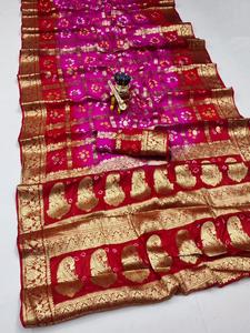Sari Tradicional Gujarati Gharchola de Seda con Arte Bandhani, Patrón de Cuadros Zari, para Novias, Bodas, Festivales, Ropa Étnica - Product Image 2