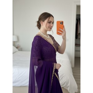 Impresionante Saree de Chifón con Hermoso Bordado, Cuello en V, Borde de Encaje, Cintura Natural Translúcida, Silueta Recta - Product Image 1