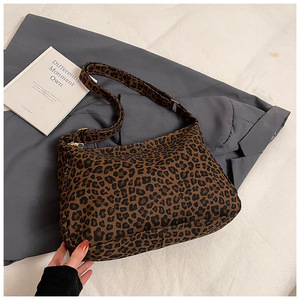 Bolso Tote Retro Americano con Estampado de Leopardo para Mujer, Estilo Casual, Versátil para Uso Diario, Bolso de Hombro - Product Image 4