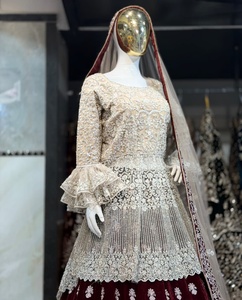Lehenga Choli de Terciopelo Bordado Color Granate para Mujer con Dupatta de Red, Traje Tradicional para Bodas de India y Pakistán, Largo hasta el Suelo, Corte Regular - Product Image 4