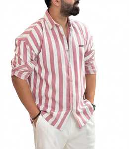 Chemise décontractée pour homme en polyester 100% à imprimé chevrons rose et blanc, manches courtes, col rabattu, haut d'été - Product Image 1