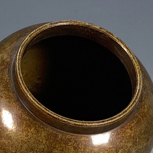 Jarrón de jengibre metálico vintage de alta gama con detalles artesanales, elegante recipiente metálico para suministros con estilo y sofisticación. - Product Image 4
