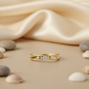 Anillo de Oro de 10k Hecho a Mano con Diseño Personalizado, Anillo de Tres Piedras con Diamante Cultivado en Laboratorio VVS1, Fabricante - Product Image 2