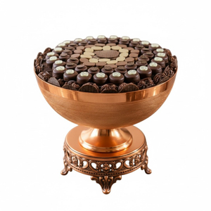 Plat de service rond en cuivre martelé moderne pour chocolat, idéal pour les mariages, les fêtes, la décoration intérieure et la présentation de desserts. - Product Image 2