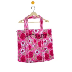 Sac fourre-tout matelassé en coton imprimé à la main, réversible, vintage, grand format, motif floral rouge pêche, écologique, durable et robuste pour les courses - Product Image 1