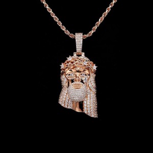 Compre en Línea en India el Collar Krishnavii KP 215 para Hombre, con Colgante de Jesús con Diamantes Simulados en Oro Rosa, Estilo Hip Hop, para Fiestas - Product Image 4