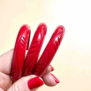 Pulseras de Resina Hipoalergénicas, Pulseras de Resina Amigables con la Piel, Pulseras de Resina de Color Sólido, Pulseras de Resina Personalizadas de Fábrica para Venta al por Mayor - Product Image 1
