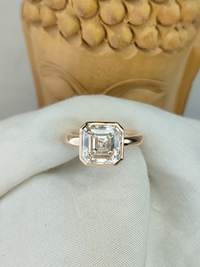 Élégante bague en diamant taille Asscher en or rose |   Éclat vintage inspiré du style Step Cut |   Bijoux de mariage raffinés et luxueux pour elle - Product Image 3
