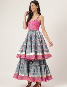Ensemble Anarkali Sharara traditionnel en coton gris KV avec design sans manches, infroissable et à séchage rapide (Ensemble de 3 pièces pour soirée) - Product Image 1