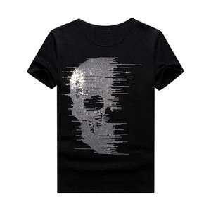 Camisetas de Última Moda con Mangas Cortas, Estampado de Calavera con Pedrería Negra, Corte Ajustado, Cuello Redondo, Estilo Urbano - Product Image 1