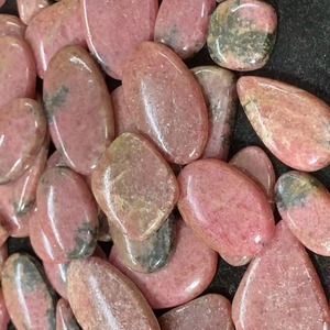 Vente en gros de pierres précieuses naturelles de rhodonite, cabochons de qualité rose pour la fabrication de bijoux - Product Image 1