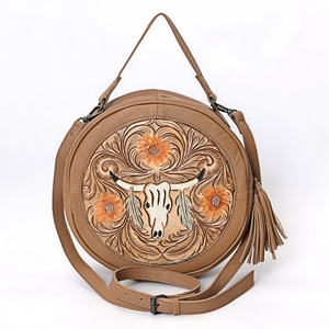 Sac bandoulière rond en cuir de vachette style western vintage, fait main, pour femme - Product Image 1