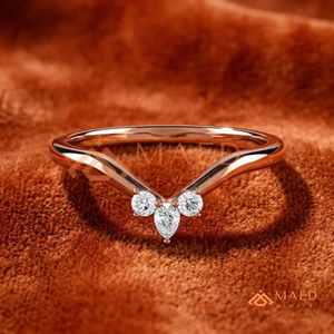 แหวนแต่งงานรูปตัววีประดับมอสซาไนต์ทรงลูกแพร์ ดีไซน์โรแมนติก ชุบทองคำขาว 18K สำหรับผู้หญิง ระยิบระยับ - Product Image 1